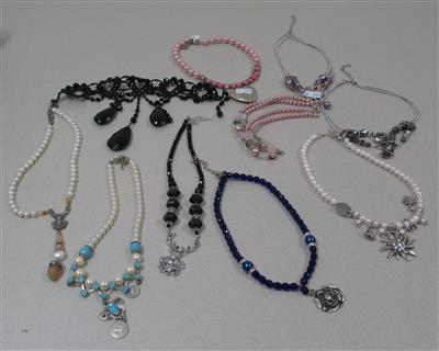 Konvolut Trachten Modeschmuck", - Postal Service - Special auction