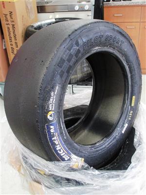 4 Autoreifen "Michelin Pilot Sport 20/54-13 Slicks", - Postal Service - Special auction