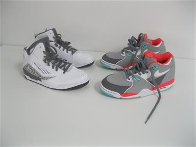 Sportschuhe "Jordan und Nike", - Postfundstücke
