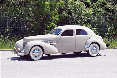 1937 Cord 812 S/C Beverly Sedan - Historická motorová vozidla