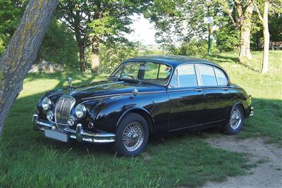 1966 Daimler 2,5 Litre V8 - CLASSIC CARS and Automobilia