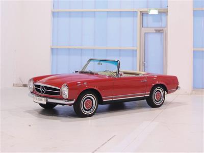 1965 Mercedes-Benz 230 SL - Historická motorová vozidla