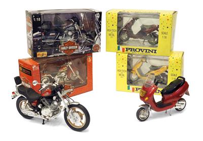 Modelle div. Motorroller und Motorräder - Scootermania