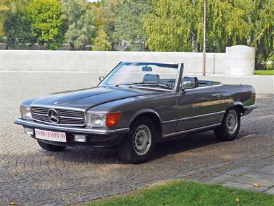 1981 Mercedes-Benz 500 SL - Historická motorová vozidla