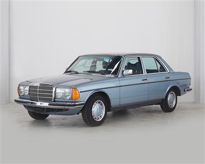 1976 Mercedes-Benz 250 - Klassische Fahrzeuge