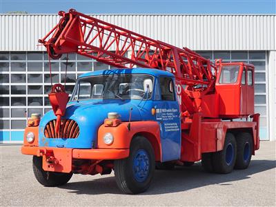 1970 Tatra 138 mit großem Drehkran - Historische Lastkraftwagen