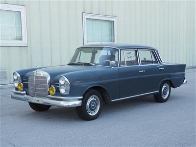 1960 Mercedes-Benz 220 S - Classic cars, youngtimers, restoration objects