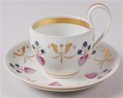 Klassizistische Kaffeetasse mit Untertasse - Antiques, art and jewellery