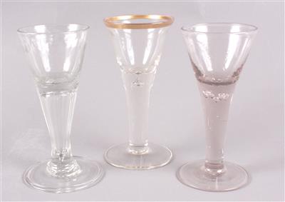 3 verschiedene Fußbecher um 1900 - Antiques, art and jewellery