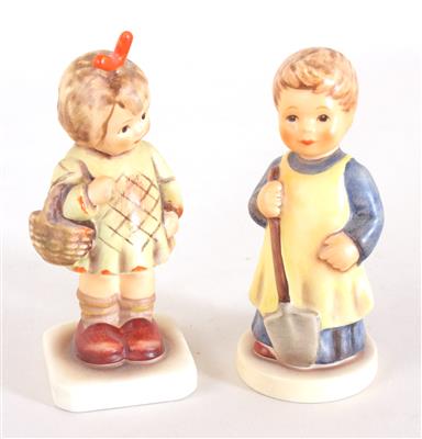 Paar Hummelfiguren "Muss noch umgraben/Ich bring dir was" - Online Auktion Kunst, Antiquitäten und Schmuck