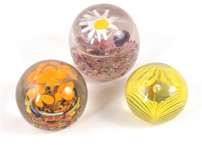 3 Briefbeschwerer (paperweight) - Antiques, art and jewellery