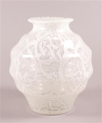 Vase - Art and Crafts 1900-1950, Jewellery