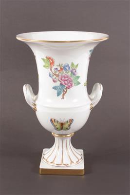 Henkelvase in klassizistischem Stil - Antiques, art and jewellery