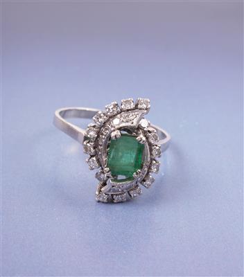 Smaragd/Diamantdamenring - Jewellery, antiques and art