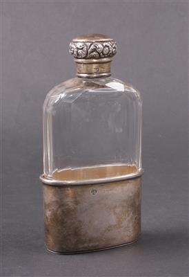 Spirituosenflasche aus farblosem Glas - Klenoty, umění a starožitnosti