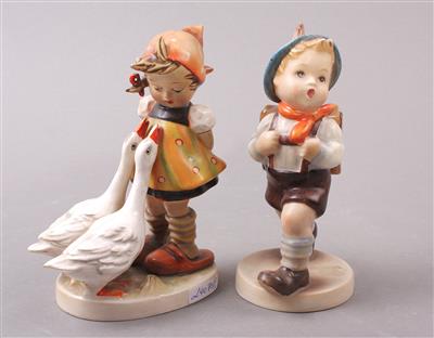 2 Hummelfiguren, "Gänseliesl/Schulschwänzer", - Porcelán, sklo a keramika