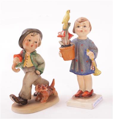 2 Hummelfiguren, "Ich gratuliere/Wanderbub", - Porcelain, glass and ceramics