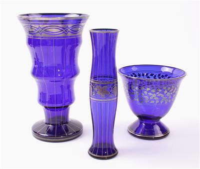 3 Dekorationsvasen, Böhmen um 1920/30 - Porzellan, Glas und Keramik