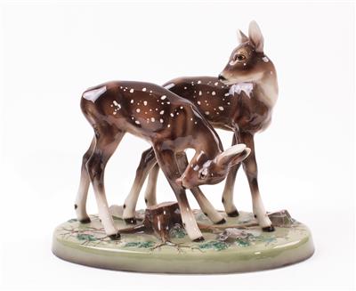 Paar Rehe, aus österr. Kunstkeramik, Marke Keramos, - Porcellana, vetro e ceramica