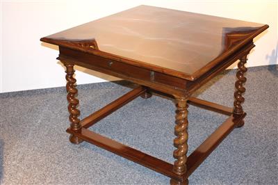 Speisezimmer-Tisch in barockem Charakter - Möbel und dekorative Kunst