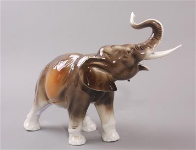 Elefant, böhmisches Porzellan Marke Royal Dux, - Schmuck, Kunst & Antiquitäten