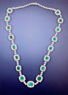Brillant-Smaragd-Collier - Šperky a hodinky