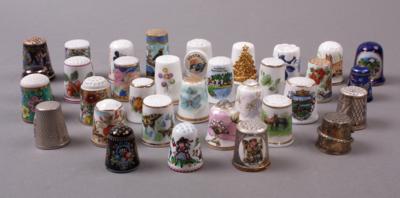 33 verschieden Fingerhüte - Porcelain, glass and ceramics