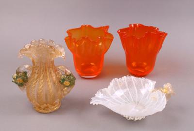 Henkelvase/Henkelschale/ Paar Facolettos (Taschentuchvasen), Italien um 1950/70, - Porzellan, Glas und Keramik