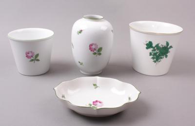 2 Blumenübertöpfe/1 Vase/ 1 Zierschale, Wiener Porzellan Marke Augarten, - Jarní aukce