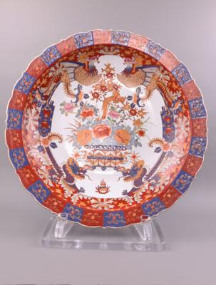 Hochdekorativer Zierteller, China, 1. Hälfte 20. Jhdt., - Jewellery, antiques and art