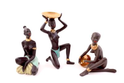 3 Afrikanerinnen, Arbeit um 1950/60, - Schmuck, Kunst & Antiquitäten