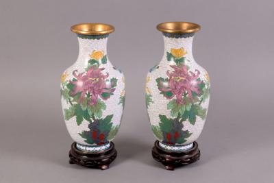 Paar Cloisonne-Vasen, Asien 20. Jhdt., - Jewellery, Works of Art and art