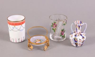 2 Trinkbecher, 1 Henkelvase, 1 Zierschale, 1.-2. Viertel 20. Jhdt., - Schmuck, Kunst & Antiquitäten