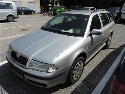 KKW Skoda Octavia Type 1U Kombi/4 x 4 grau - Motorová vozidla a technika