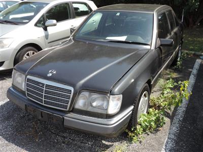 PKW Mercedes Benz Type 320E schwarz - Cars and vehicles