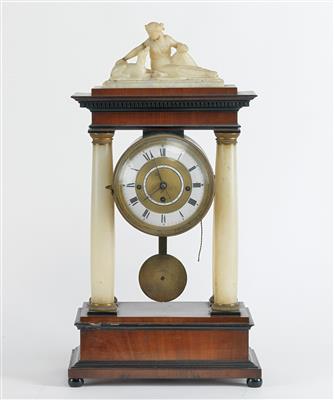 Biedermeier Kommodenuhr, um 1830 - Grazer Kunst und Antiquitäten Auktion