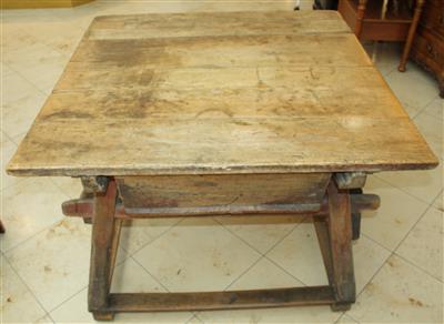 Bäuerlicher Tisch mit Brotlade - Kunst, Antiquitäten und Schmuck