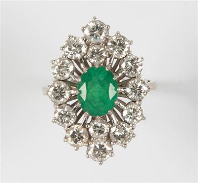 Smaragdring mit Brillanten zus. ca. 4,20 ct - Antiques, art and jewellery