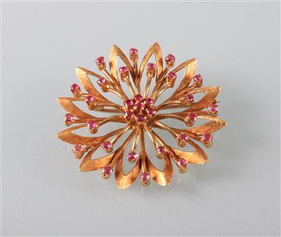 Rubinbrosche in Blütenform - Umění, starožitnosti, šperky