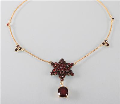 Granatcollier - Antiques, art and jewellery