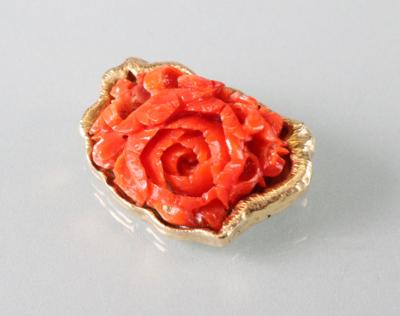 Korallenbrosche "Rose" - Umělecké starožitnosti a šperky