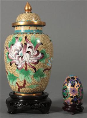 1 Cloisonnedeckelvase, 1 Cloisonneei - Arte, antiquariato e gioielli