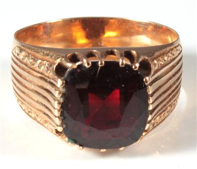 Granatring - Antiques, art and jewellery