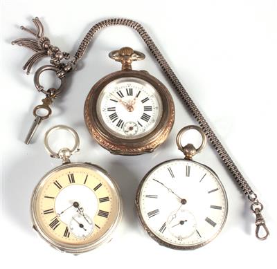 2 Schlüsseltaschenuhren, 1 Taschenuhr um 1900 - Antiques, art and jewellery