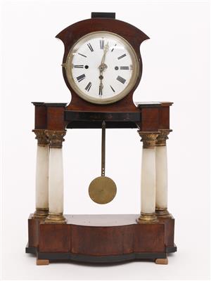 Biedermeier-Kommodenuhr um 1830 - Umění, starožitnosti, šperky