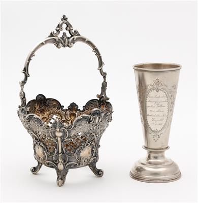 1 Henkelkörbchen, 1 Becher, um 1900 - Kunst, Antiquitäten und Schmuck