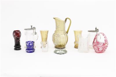 1 Krug, 2 Gläser, 3 Bierkrüge, 1 Henkelschale, 1 Becher, 2 Vasen 19./20. Jh. - Antiques, art and jewellery