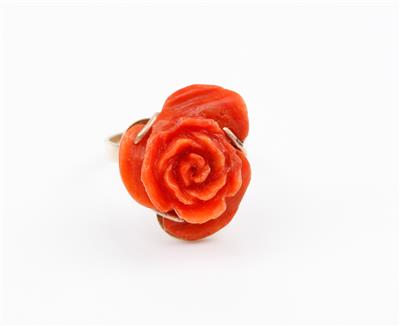 Korallenring "Rose" - Antiques, art and jewellery