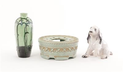 1 Vase, 1 Stövchen, 1 Zierfigur Hund - Antiques and art