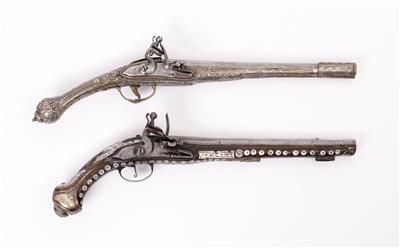 Zwei orientalische Steinschloss-Pistolen, 18./19. Jahrhundert - Antiques and art